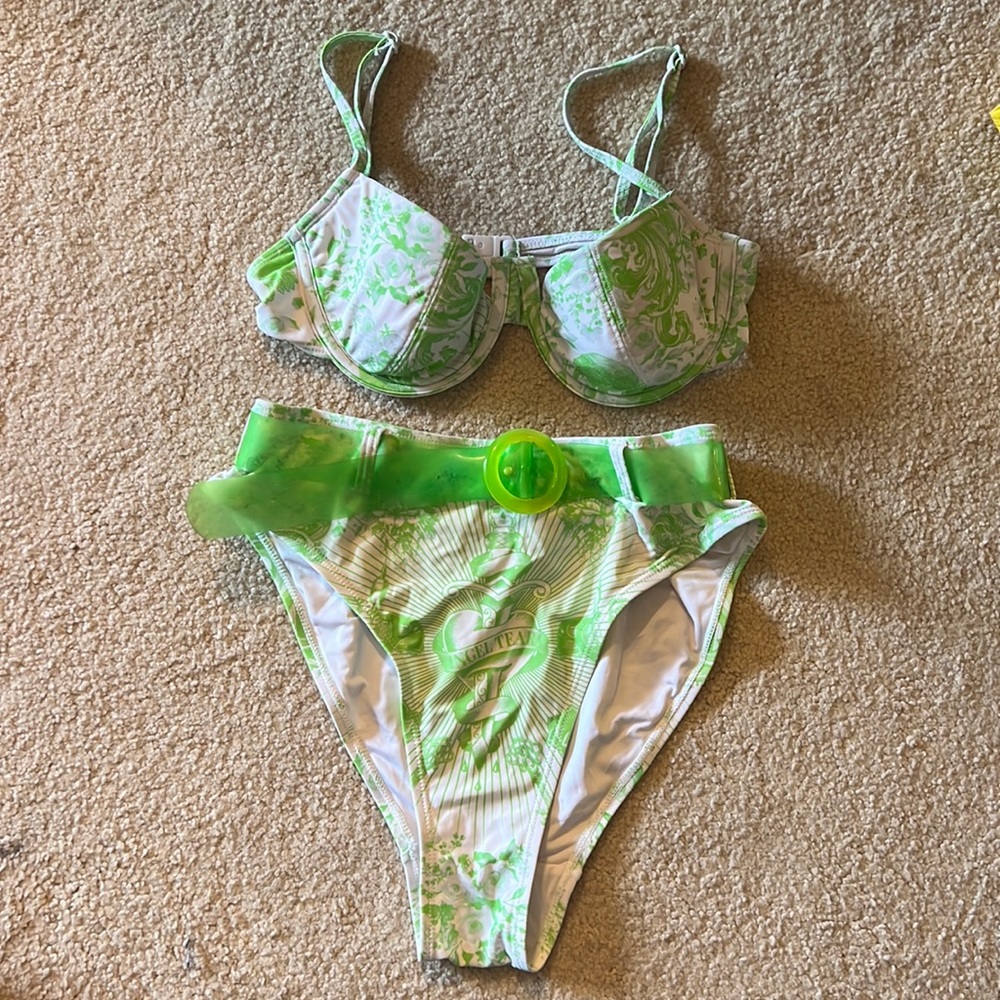 Green Highwasted swimsuit with belt